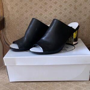 Steve Madden Black Leather Peep-Toe Mules with Gold Heel Like New
